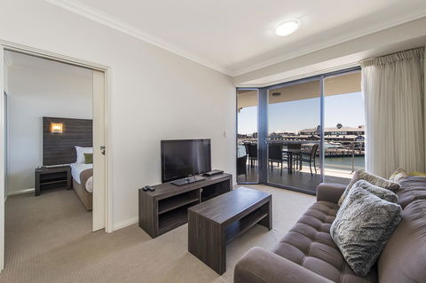 Dolphin Quay Apartments - eAccommodation 31