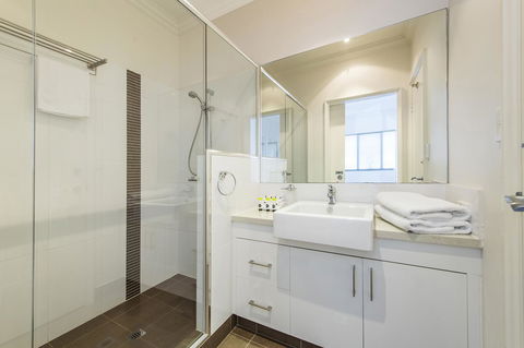 Dolphin Quay Apartments - eAccommodation 40