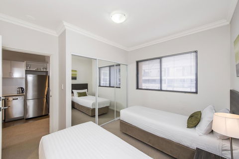 Dolphin Quay Apartments - eAccommodation 43