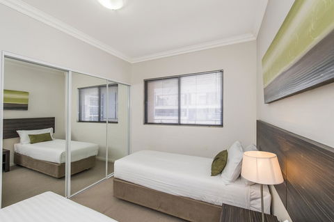 Dolphin Quay Apartments - eAccommodation 41