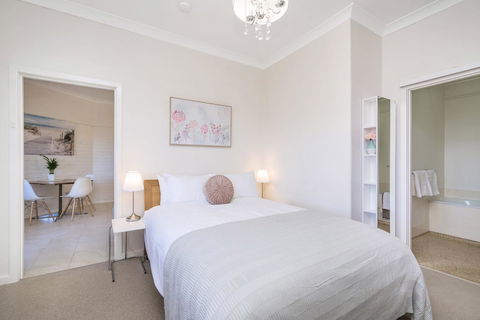 Light Bright, Quality River Views! Free Parking - eAccommodation 0