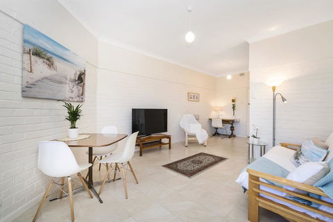 Light Bright, Quality River Views! Free Parking - eAccommodation 15