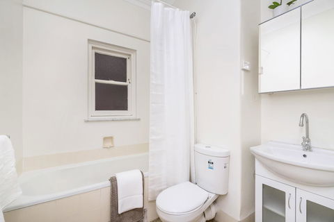 Light Bright, Quality River Views! Free Parking - eAccommodation 10