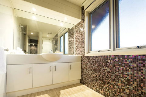 Arthouse - eAccommodation 24