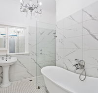 Heart of Claremont Gem - Free WiFi - eAccommodation