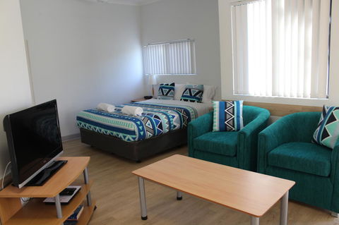 Mandurah Ocean Marina Chalets - eAccommodation 9