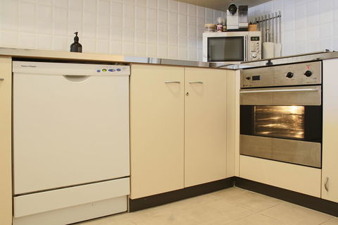 WESTEND CBD PERTH-ULTIMATE LOCATION - eAccommodation 11
