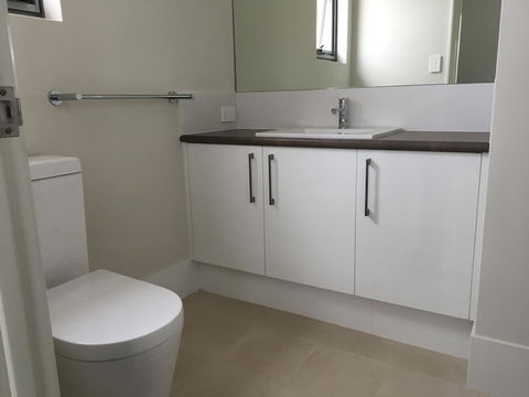 Apartment In Queens Park - eAccommodation 4