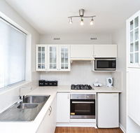 Lucy's House - eAccommodation