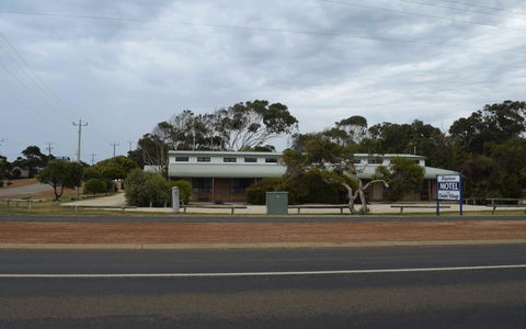 Hopetoun Motel & Chalet Village - eAccommodation 18