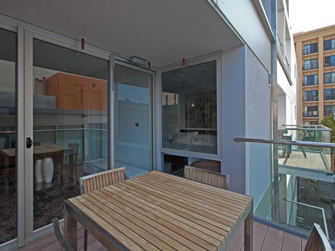 Astra Apartments Perth - Zenith - eAccommodation 3