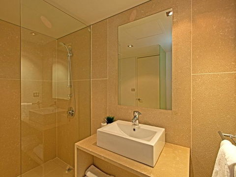 Astra Apartments Perth - Zenith - eAccommodation 2