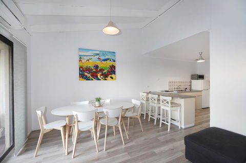 West Beach Lagoon 221 - Stylish Apartment! - eAccommodation 8