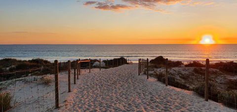 West Beach Lagoon 221 - Stylish Apartment! - eAccommodation 23