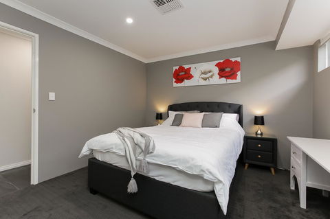 Perth Comfy Stays - eAccommodation 29