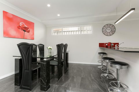 Perth Comfy Stays - eAccommodation 20