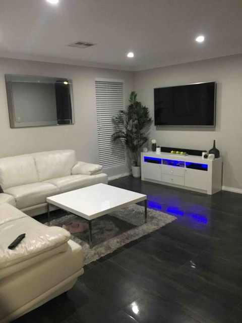 Perth Comfy Stays - eAccommodation 6