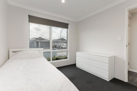 Perth Comfy Stays - eAccommodation 43