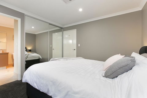 Perth Comfy Stays - eAccommodation 25