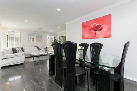 Perth Comfy Stays - eAccommodation 19