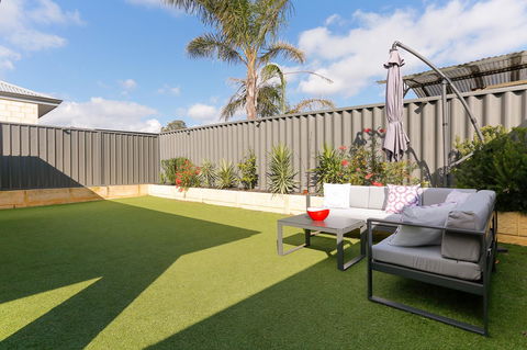 Perth Comfy Stays - eAccommodation 7