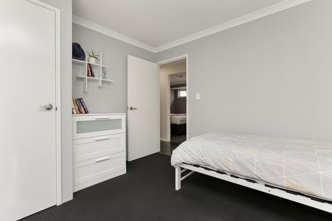 Perth Comfy Stays - eAccommodation 33