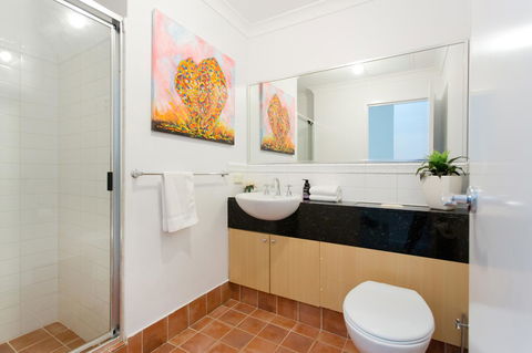 Windows On Pakenham - eAccommodation 12