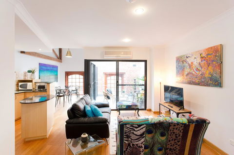 Windows On Pakenham - eAccommodation 1