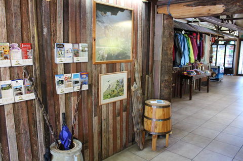 Tullah Lakeside Lodge - eAccommodation 25