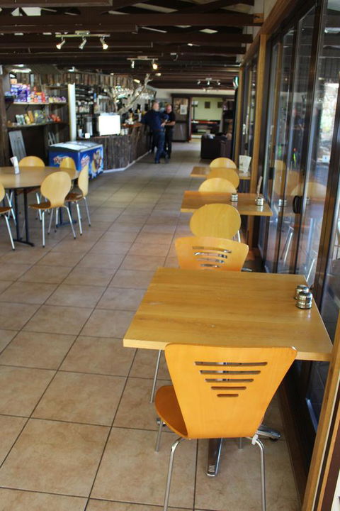 Tullah Lakeside Lodge - eAccommodation 36