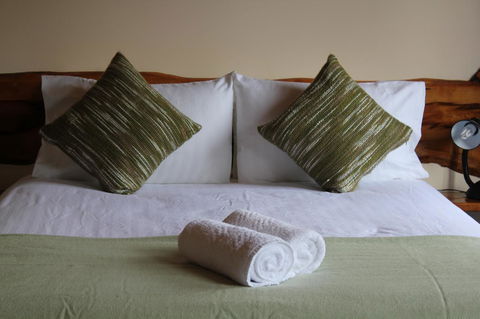 Tullah Lakeside Lodge - eAccommodation 18