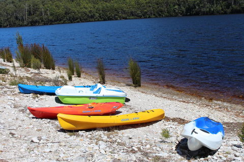 Tullah Lakeside Lodge - eAccommodation 16