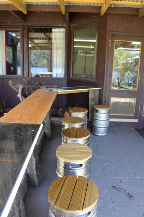 Tullah Lakeside Lodge - eAccommodation 24