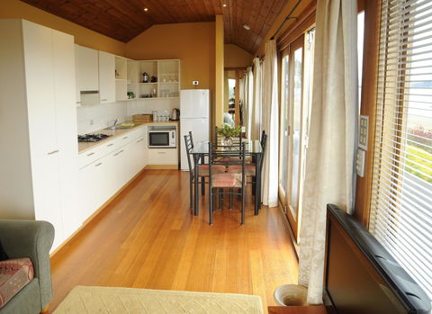 The Boat Shed - eAccommodation 7