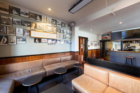 Customs House Hotel - eAccommodation 1