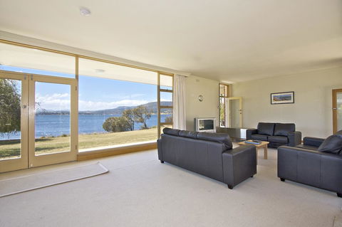 Riverfront Motel & Villas - eAccommodation 26