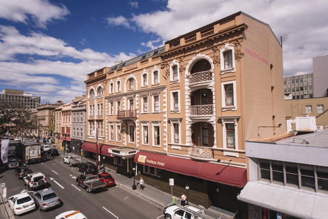 Hadley\'s Orient Hotel - eAccommodation 0