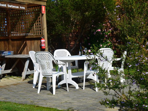 Castaway Holiday Apartments - eAccommodation 29