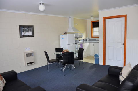 Castaway Holiday Apartments - eAccommodation 12