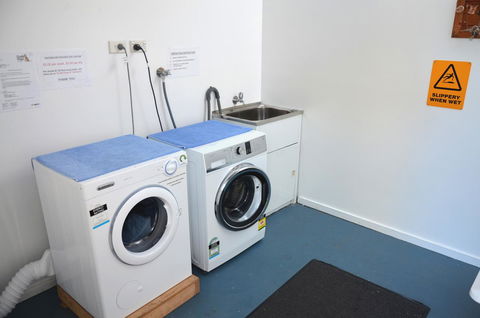 Castaway Holiday Apartments - eAccommodation 22