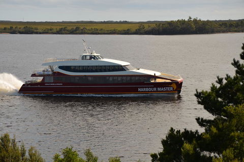 Castaway Holiday Apartments - eAccommodation 8