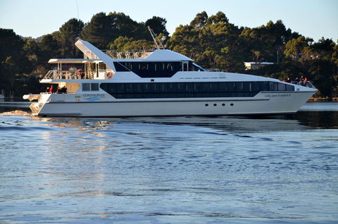 Castaway Holiday Apartments - eAccommodation 1