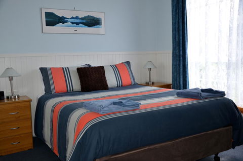 Castaway Holiday Apartments - eAccommodation 15