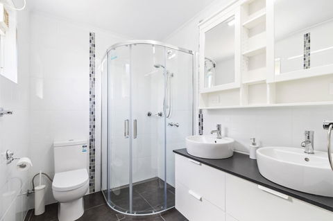 Views Forever - Devonport - eAccommodation 8