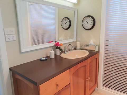 Garden By The Beach - Gateway To The East Coast, Close To Airport - eAccommodation 6