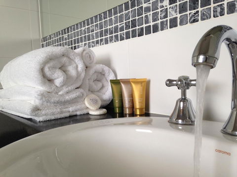 Auldington Hotel - eAccommodation 14