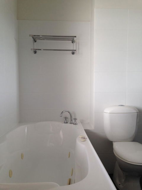 Auldington Hotel - eAccommodation 44