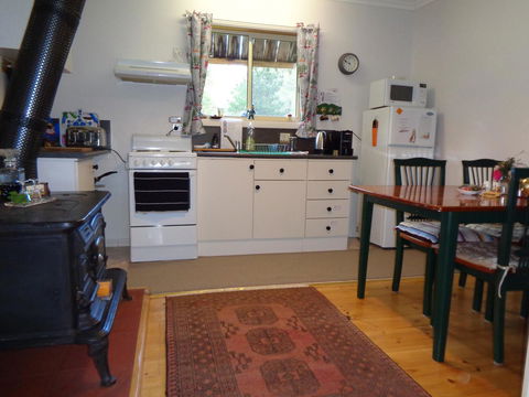 Post House Cottage - eAccommodation 7