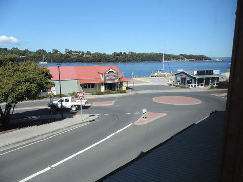 Bushman's Cafe - eAccommodation 11