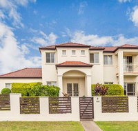 Nice home in the Regatta waters estate close to theme parks - eAccommodation